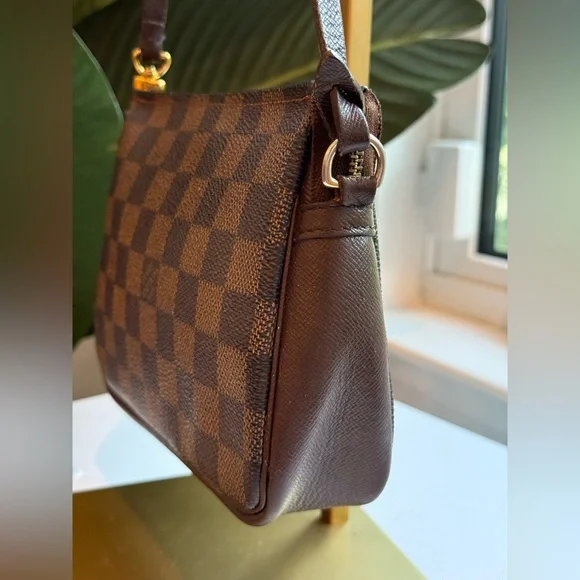 Louis Vuitton ‘Trousse’ Pochette - Picture 4 of 13
